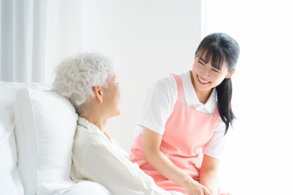 訪問入浴介護の仕事とは?必要な資格や向いてる人、訪問介護との違いを解説